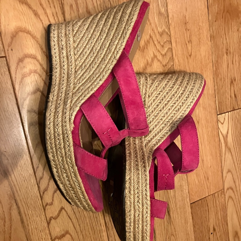 UGG Women's Fuchsia Sandals - Picture 2 of 6